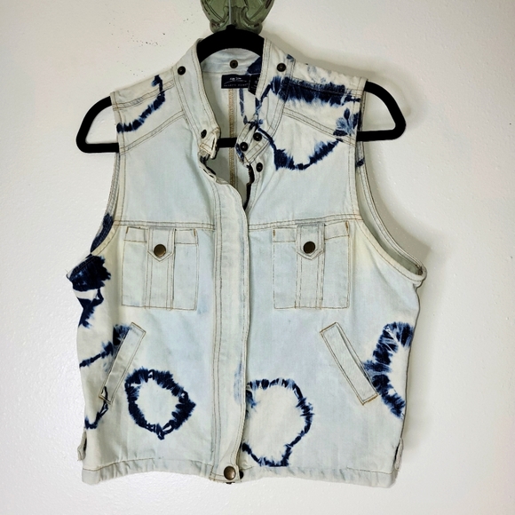 Bailey's Point Jean Vest - Picture 1 of 5